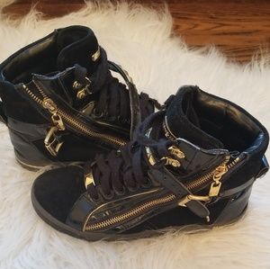 Michael Kors Studded High Top Sneaker (sz 7)